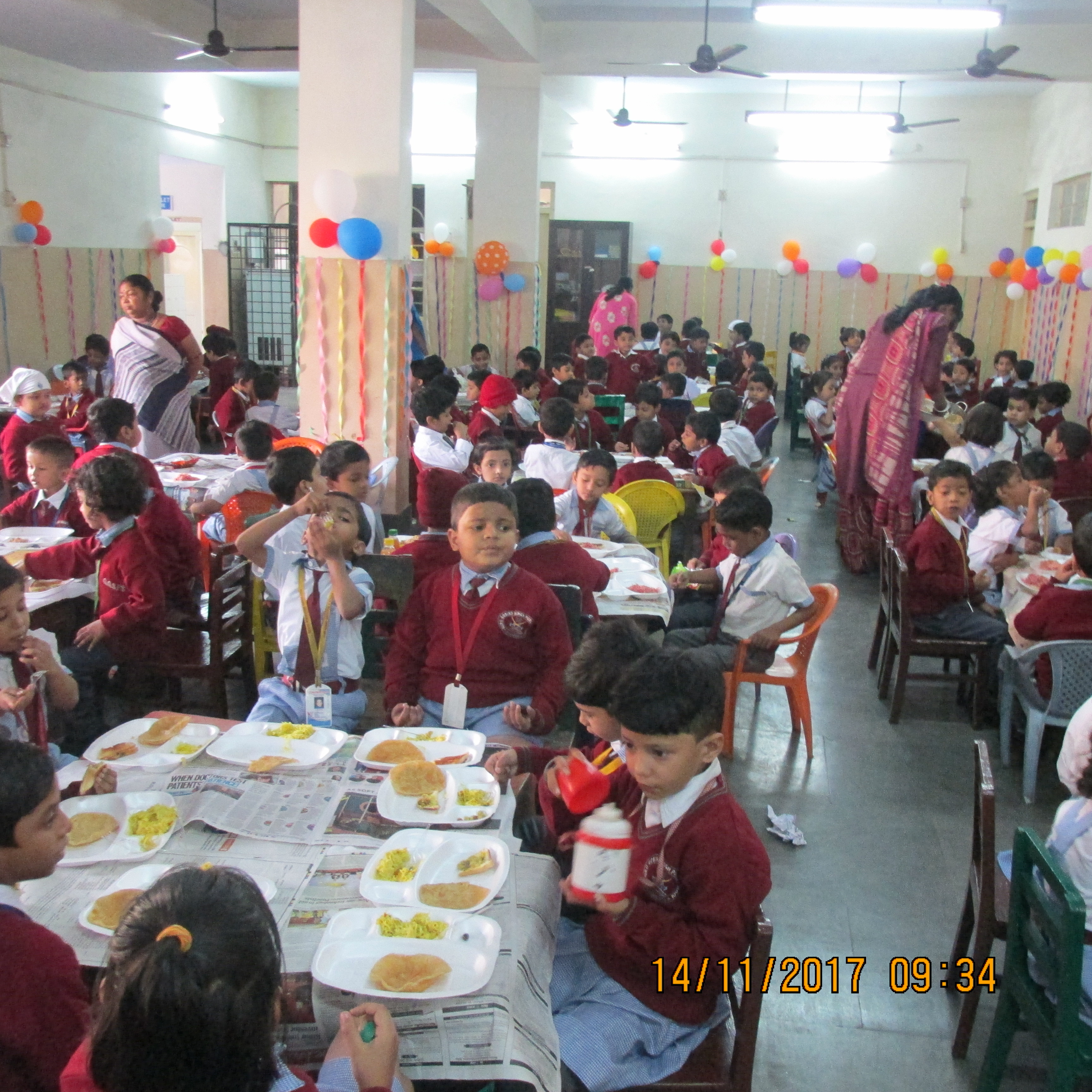 Children are given a feast by ggps dhanbad